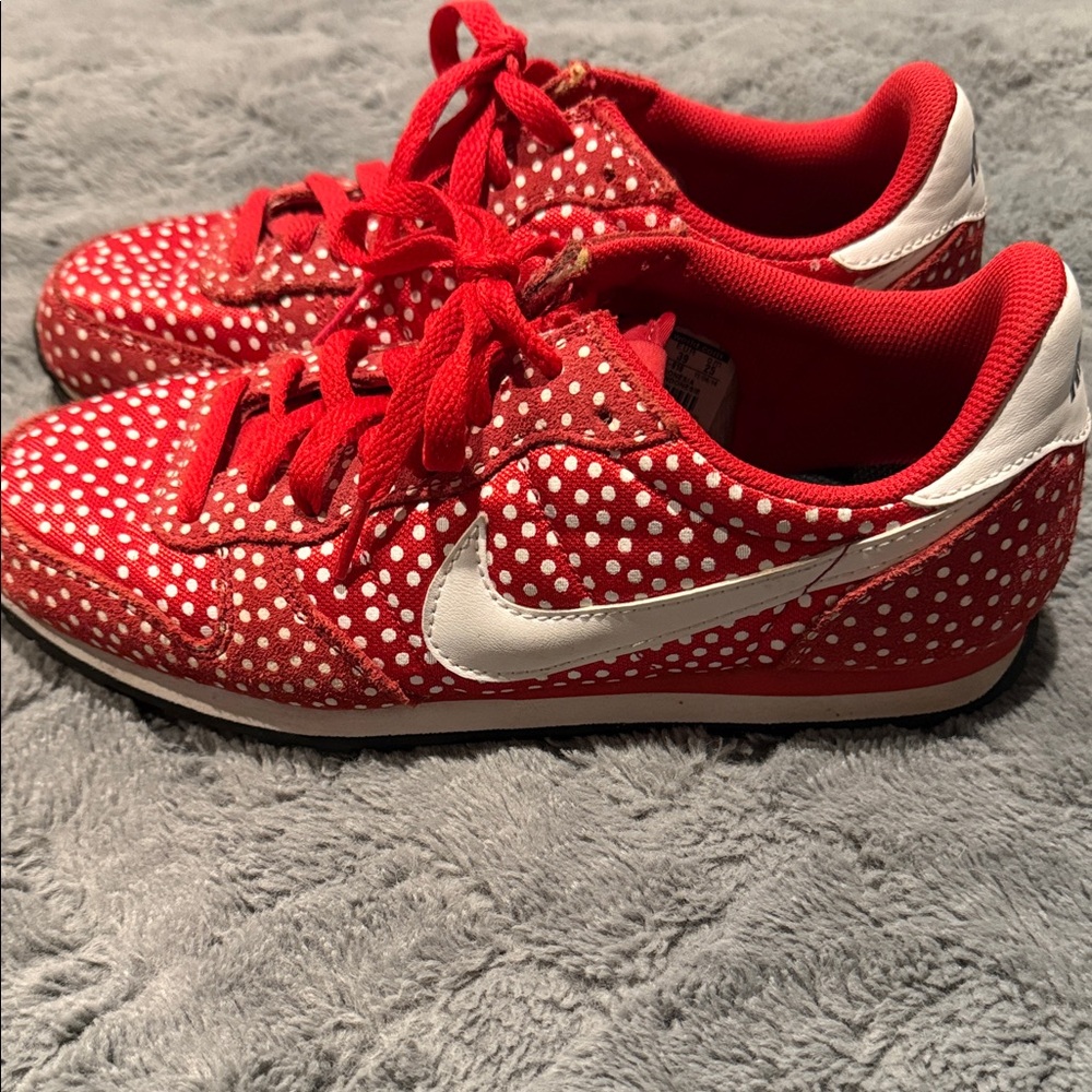 Women’s Discontinued Nike Roshe Run University Red and White Polka Dot Sneakers